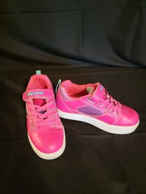 Heelys Kids Hot Pink Light Up Low-Top Sneakers with White Soles